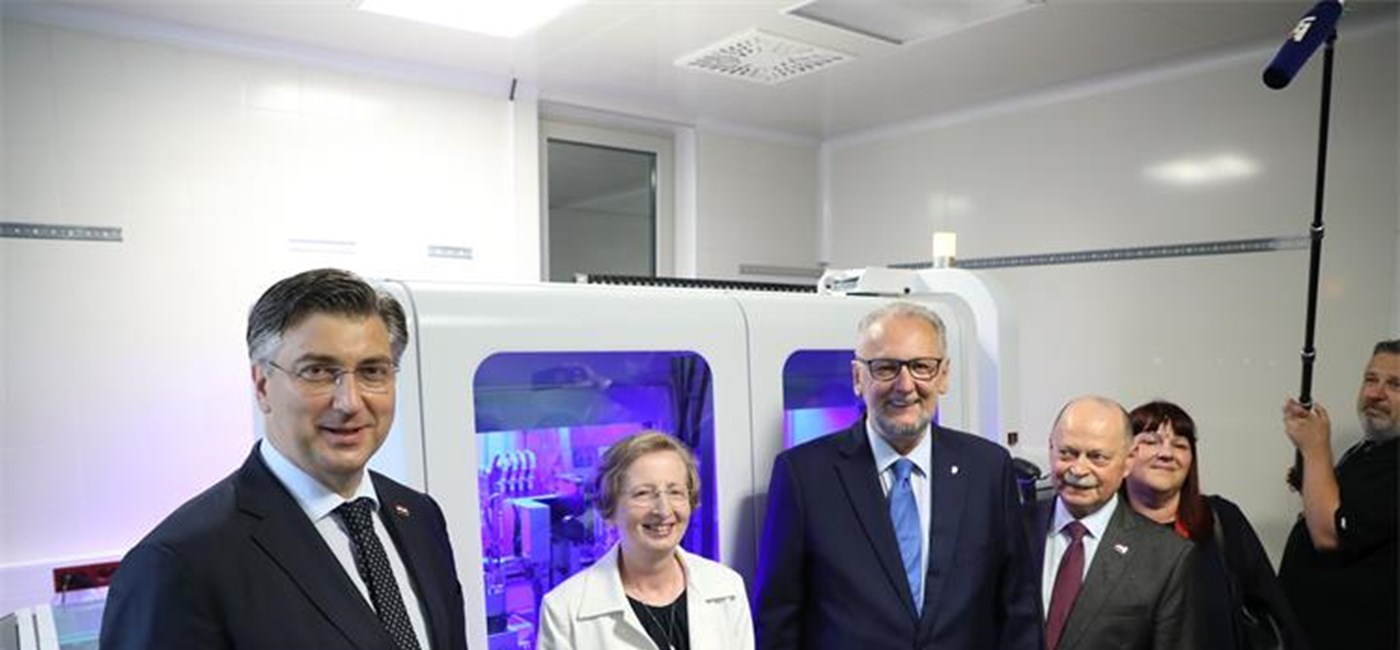 Predsjednik Vlade posjetio Kliniku "Dr. Fran Mihaljević", dobili vrijedan aparat za detekciju koronavirusa